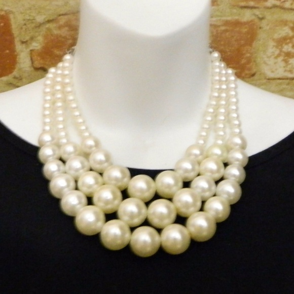 Triple 3 Strand Graduated faux Pearl Necklace - Picture 1 of 2